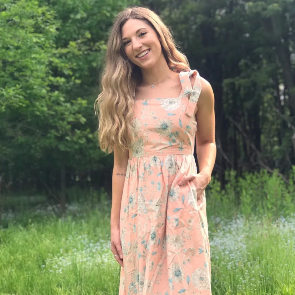 Gal Meets Glam Makenna Maxi Dress